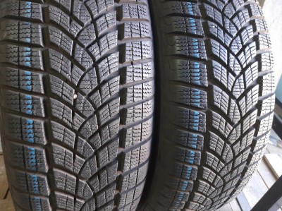 GoodYear UltraGrip ..  .. 235/60R 18