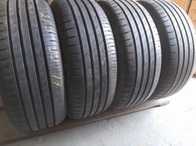 Good Year Efficient Grip Perfomance   ../. 215/50R 17