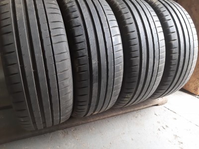 Michelin Pilot Sport 4  ../ 225/45R 19