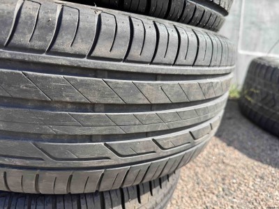 Bridgestone Turanza T001.//../ 215/60R 16