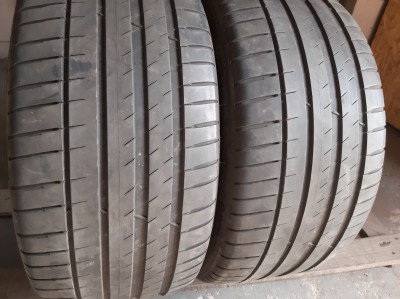 Шини на авто в хорошому стані Michelin Pilot Sport 4 . … шириною 255 висотою 40 радіусом R 19 низькі ціни