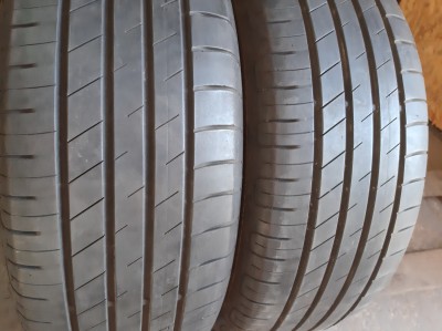 GoodYear Efficient Grip .. 215/60R 16