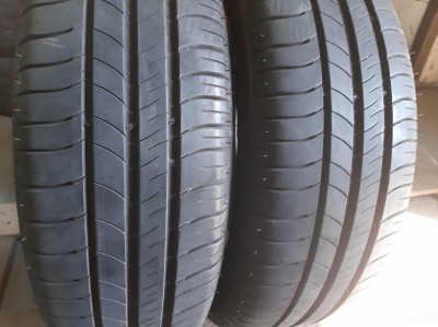 Шини на авто в хорошому стані Michelin Energy Saver шириною 185 висотою 60 радіусом R 15 низькі ціни