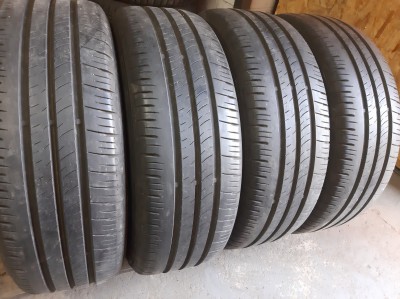 Шини на авто в хорошому стані Dunlop Enasave EC 300+ шириною 215 висотою 60 радіусом R 16 низькі ціни