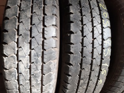 Шини на авто в хорошому стані GoodYear Corco шириною 205 висотою 75 радіусом R 16C низькі ціни