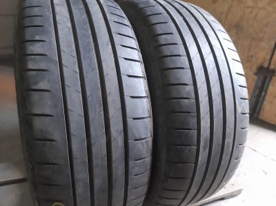 Шини на авто в хорошому стані Bridgestone Turanza T005 шириною 225 висотою 50 радіусом R 17 низькі ціни