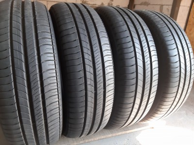 Шини на авто в хорошому стані Michelin Energy Saver     шириною 205 висотою 65 радіусом R 16 низькі ціни