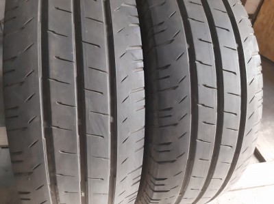 Шини на авто в хорошому стані Continental ContiVanContact 200     шириною 235 висотою 65 радіусом R 16C низькі ціни