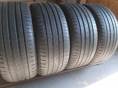 Шини на авто в хорошому стані Bridgestone Turanza T005 шириною 245 висотою 45 радіусом R 18 низькі ціни