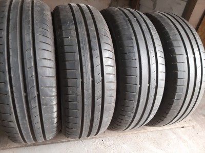 Шини на авто в хорошому стані Dunlop Sport Blue Response шириною 195 висотою 65 радіусом R 15 низькі ціни