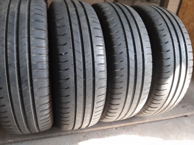 Шини на авто в хорошому стані Michelin Energy Saver шириною 195 висотою 65 радіусом R 15 низькі ціни