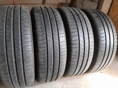 Шини на авто в хорошому стані Michelin Energy Saver шириною 205 висотою 60 радіусом R 16 низькі ціни