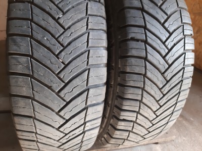 Шини на авто в хорошому стані Michelin Agilis Cross Climate шириною 215 висотою 65 радіусом R 16C низькі ціни