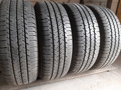 Шини на авто в хорошому стані Michelin Agilis 51 шириною 215 висотою 65 радіусом R 16C низькі ціни