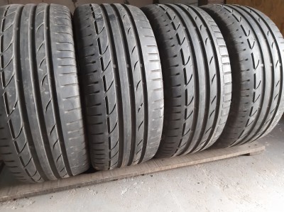 Шини на авто в хорошому стані Bridgestone Potenza S001 шириною 245 висотою 45 радіусом R 18 низькі ціни