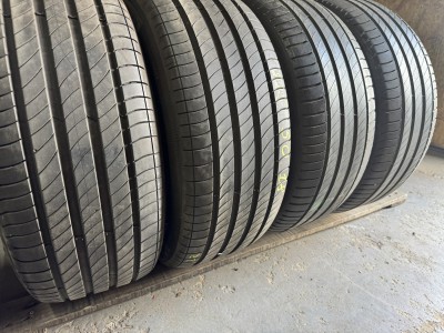 Шини на авто в хорошому стані Michelin Primacy 4 шириною 225 висотою 50 радіусом R 18 низькі ціни