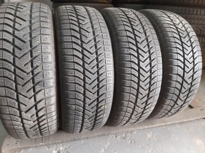 Шини на авто в хорошому стані Pirelli Snowcontrol 3 шириною 205 висотою 65 радіусом R 15 низькі ціни