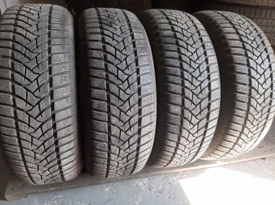 Шини на авто в хорошому стані Dunlop Winter Sport 5 шириною 215 висотою 65 радіусом R 16 низькі ціни