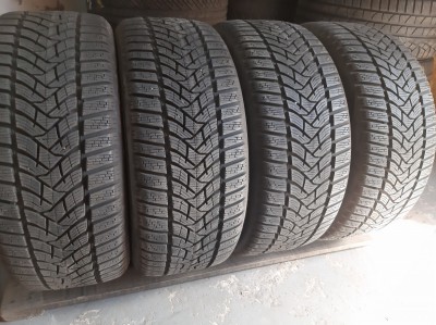 Шини на авто в хорошому стані Dunlop WinterSport5 шириною 225 висотою 45 радіусом R 17 низькі ціни