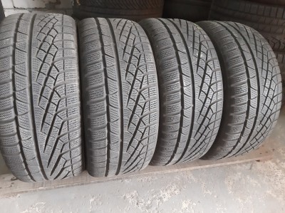 Шини на авто в хорошому стані Pirelli Sottozero Winter 210 шириною 225 висотою 45 радіусом R 17 низькі ціни