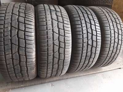 Шини на авто в хорошому стані Continental Conti Winter Contact TS 830 шириною 235 висотою 45 радіусом R 17 низькі ціни