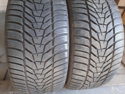Шини на авто в хорошому стані Hankook Winter I cept evo 3 шириною 245 висотою 40 радіусом R 18 низькі ціни