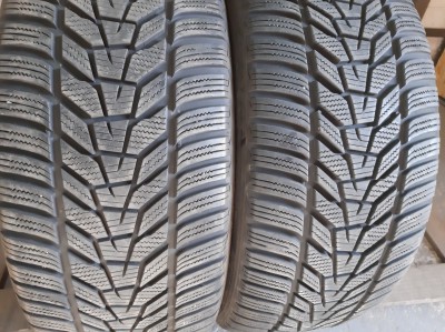 Шини на авто в хорошому стані Hankook Winter i*cept evo 3 шириною 245 висотою 45 радіусом R 19 низькі ціни