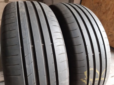 Шини на авто в хорошому стані Good Year Efficient Grip  шириною 205 висотою 55 радіусом R 17 низькі ціни
