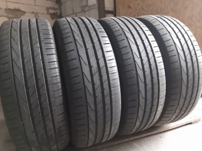 Шини на авто в хорошому стані Hankook Ventus S1 SUV EVO 2     шириною 235 висотою 65 радіусом R 17 низькі ціни