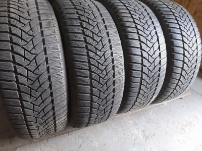 Dunlop Winter Sport 5  .. . 215/55R 17