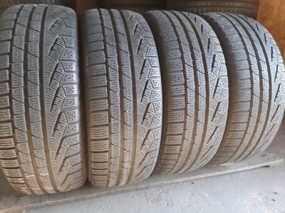Шини на авто в хорошому стані Pirelli Sottozero Winter 210    шириною 235 висотою 50 радіусом R 19 низькі ціни