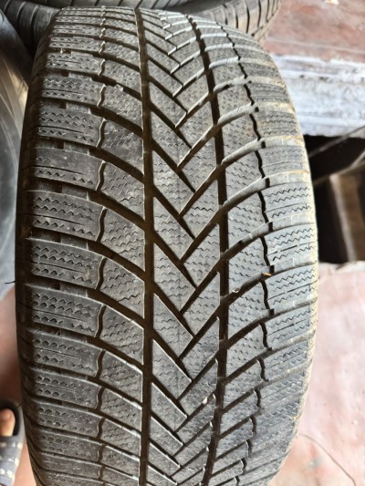 Bridgestone Blizzak LM-005 … 245/45R 18