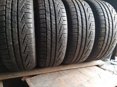 Pirelli Sottozero Winter 210   . . . 225/60R 16
