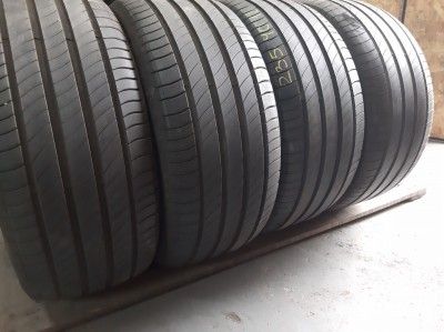 Шини на авто в хорошому стані Michelin Primacy 4      шириною 235 висотою 40 радіусом R 18 низькі ціни