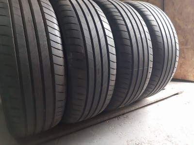 Шини на авто в хорошому стані Bridgestone Turanza T005    шириною 235 висотою 55 радіусом R 18 низькі ціни