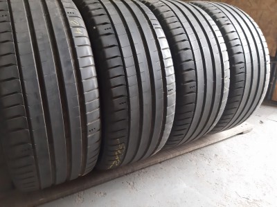 Шини на авто в хорошому стані Michelin Pilot Sport 5    /  . шириною 235 висотою 40 радіусом R 19 низькі ціни
