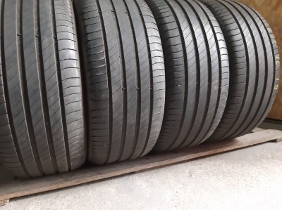 Уживані шини з Європи  Michelin Primacy 4 .    235/40 R 19  Шини на авто в хорошому стані Michelin Primacy 4 .    шириною 235 висотою 40 радіусом R 19 низькі ціни
