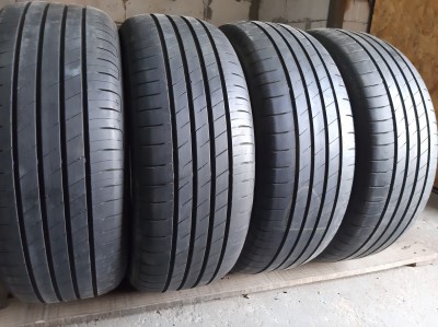 GoodYear Efficient Grip   …   .. 215/55R 17