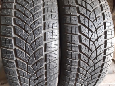 Good Year Ultra Grip Perfomance   . .. 235/55R 19