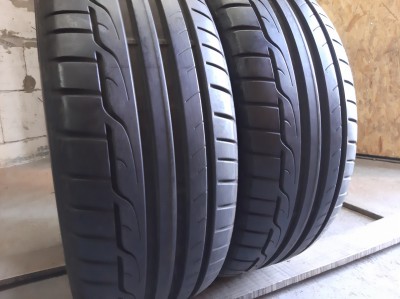 Шини на авто в хорошому стані Dunlop Sport Maxx RT      шириною 215 висотою 55 радіусом R 16 низькі ціни