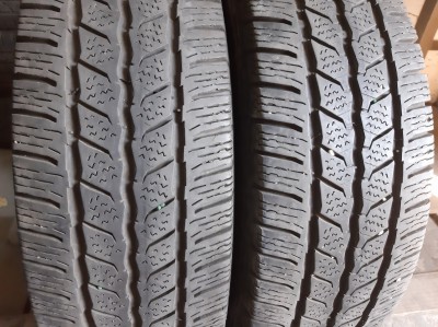 Шини на авто в хорошому стані Continental Van Contact Winter    шириною 205 висотою 75 радіусом R 16C низькі ціни