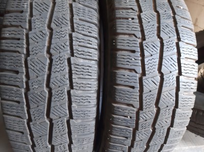 Шини на авто в хорошому стані Michelin Agilis Alpin    шириною 215 висотою 65 радіусом R 16C низькі ціни