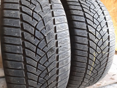Шини на авто в хорошому стані Good Year Ultra Grip    .  шириною 235 висотою 40 радіусом R 19 низькі ціни