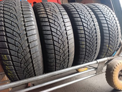Шини на авто в хорошому стані GoodYear Ultra Grip Performance    шириною 225 висотою 55 радіусом R 17 низькі ціни