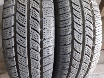 Шини на авто в хорошому стані Continental Vanco Winter 2          . шириною 205 висотою 65 радіусом R 16C низькі ціни
