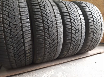 Dunlop WinterSport 5 ….   . 235/45R 18