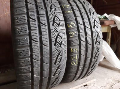 Шини на авто в хорошому стані Pirelli Sottozero Winter 240 serie 2   шириною 225 висотою 45 радіусом R 17 низькі ціни