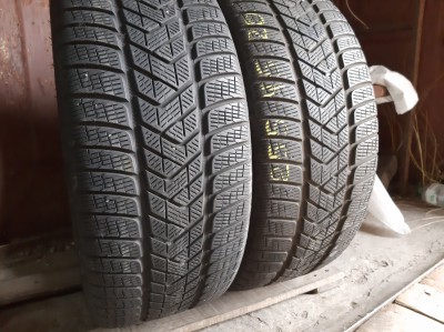 Шини на авто в хорошому стані Pirelli Scorpion Winter    /   / шириною 255 висотою 45 радіусом R 20 низькі ціни