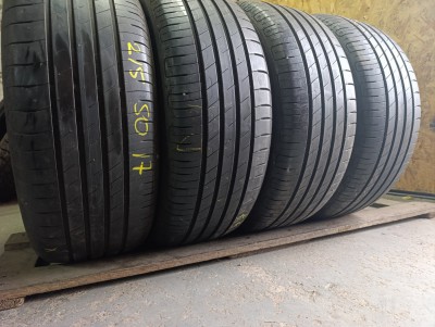 GoodYear Efficient Grip  .   ..  . 215/50R 17
