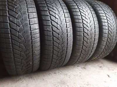 Шини на авто в хорошому стані GoodYear UltraGripPerformance        шириною 235 висотою 55 радіусом R 17 низькі ціни